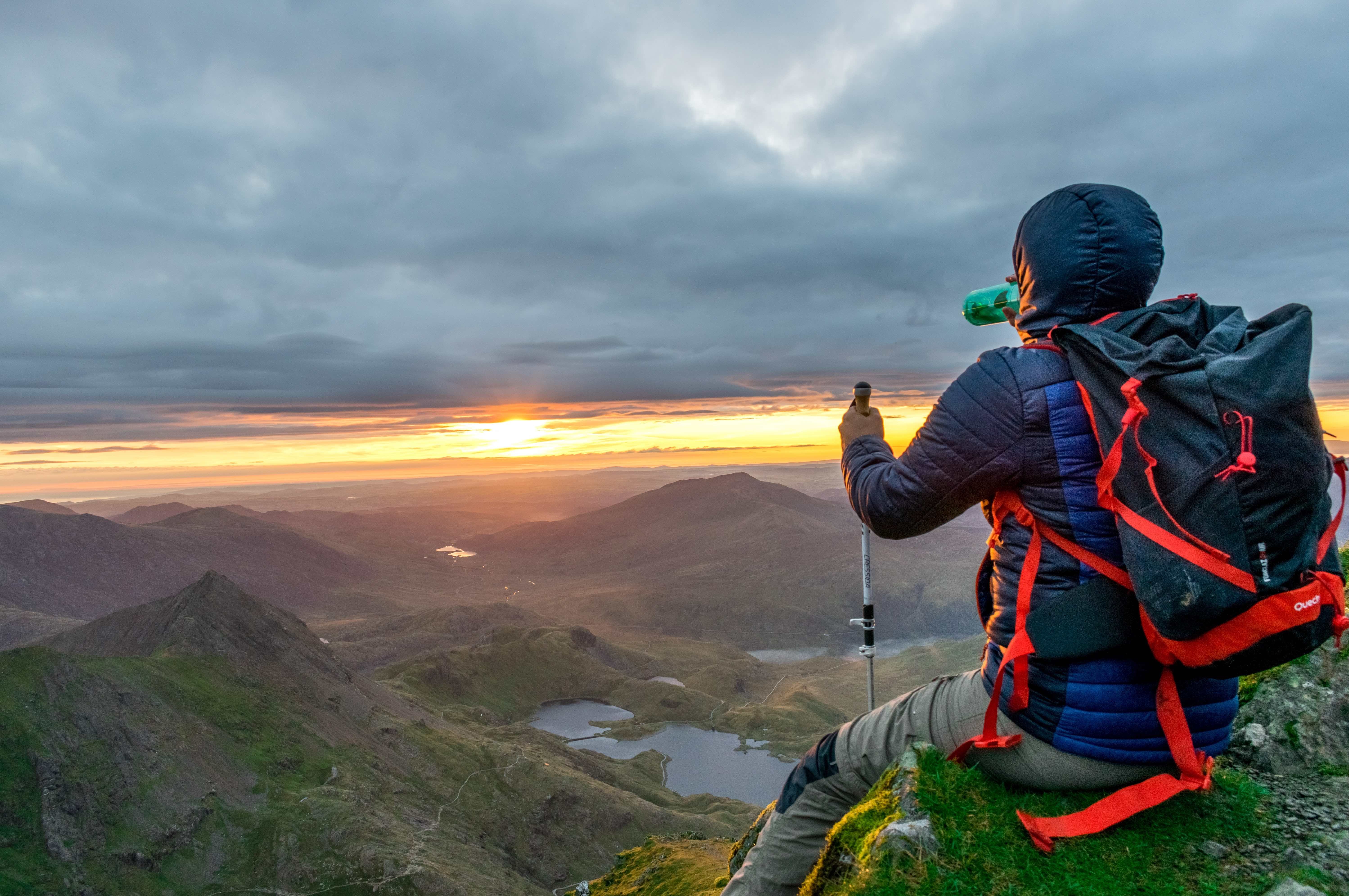 Mountain tracking. Треккинг хайкинг. Поход в горы. Фотосессия в горах. Покорение гор.