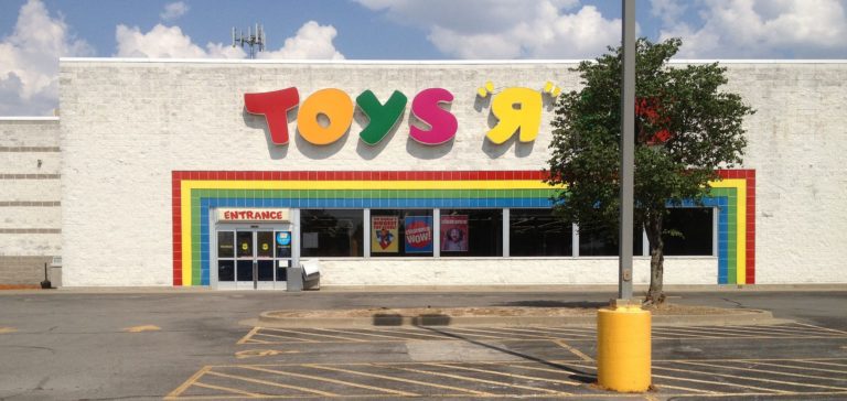 Toys 'R' Us from parking lot