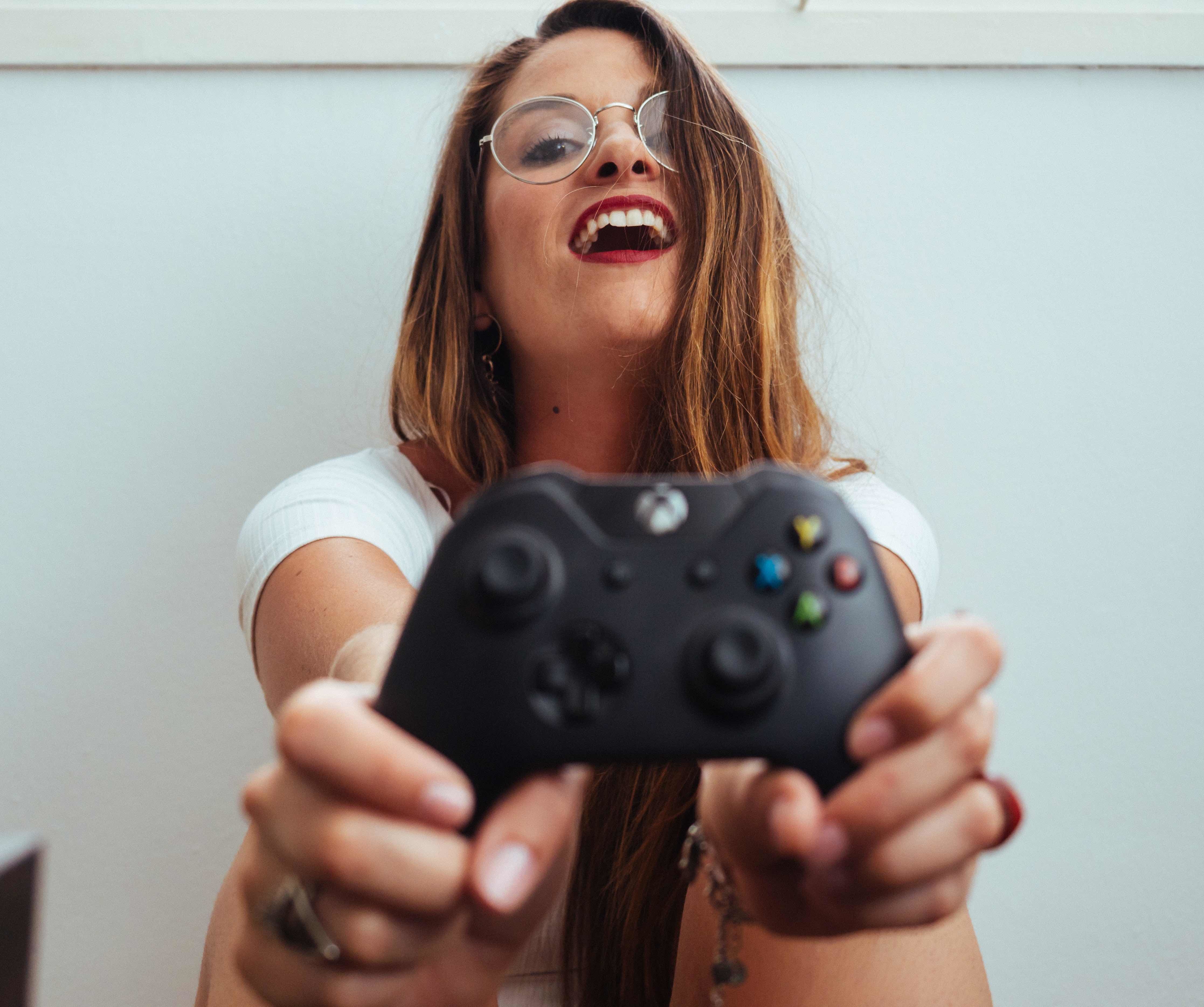 girl with xbox