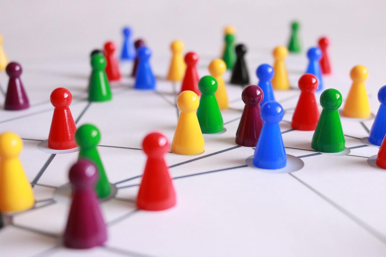 Chess pieces organized in a network